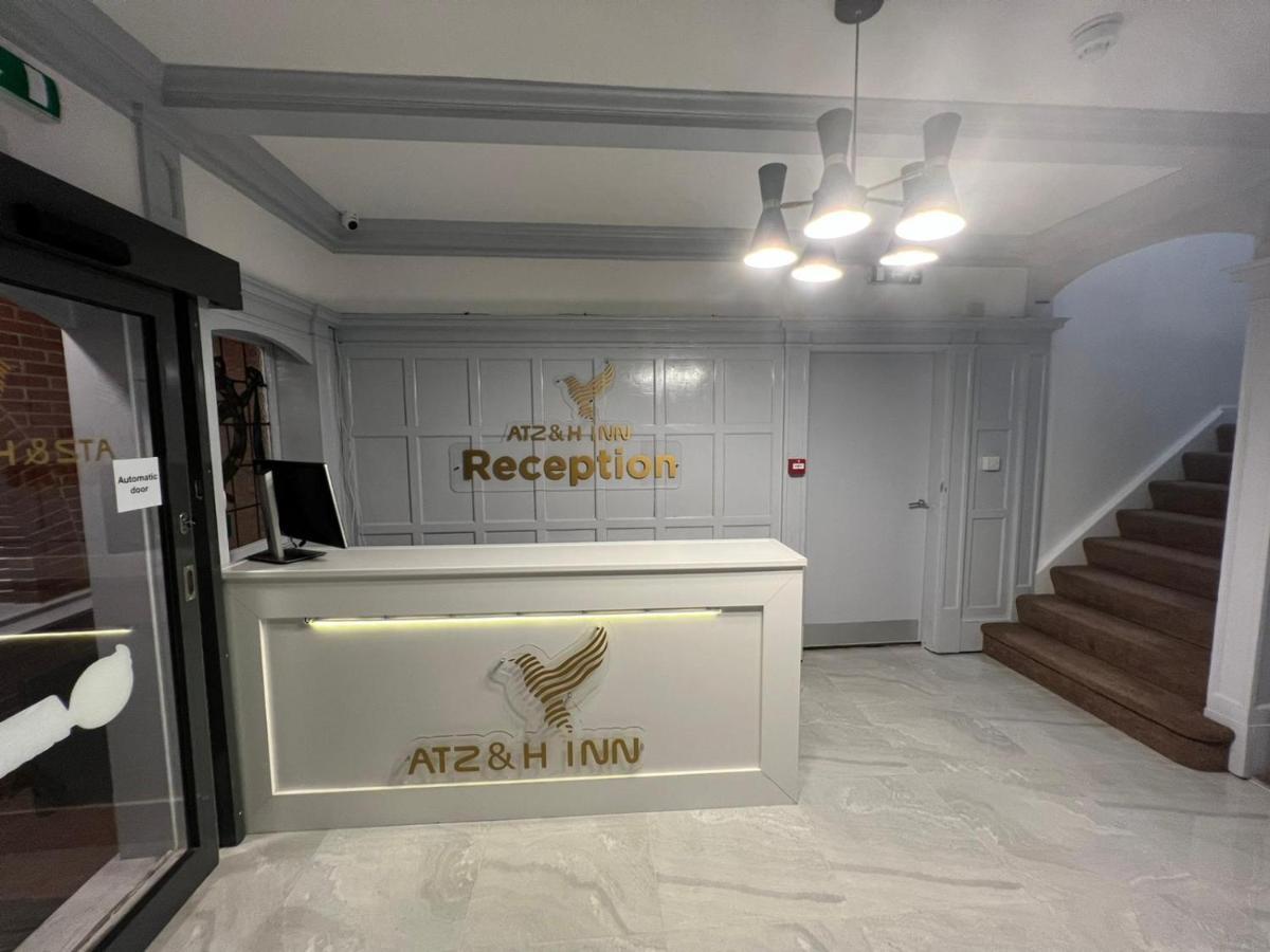 Atz&H Inn Luton  Dış mekan fotoğraf