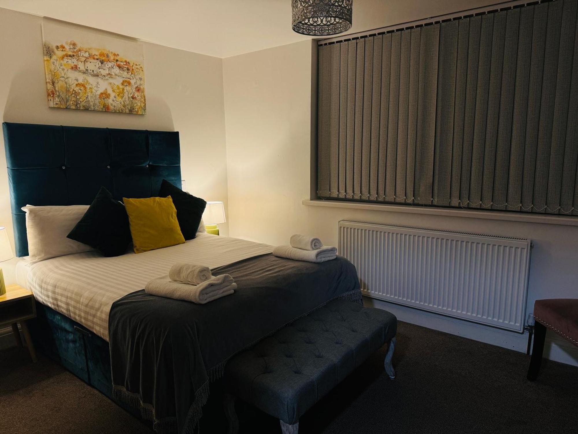 Atz&H Inn Luton  Dış mekan fotoğraf